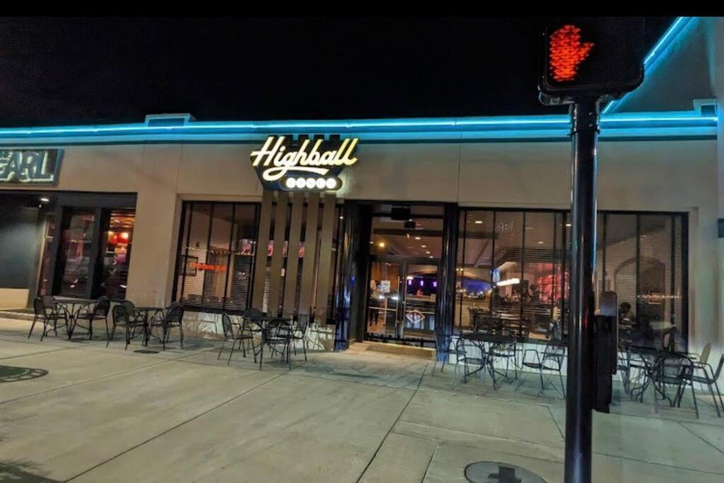 Short Walk To Jsu Stadium, Hospitals, And Bars In Fondren Jackson Exterior photo